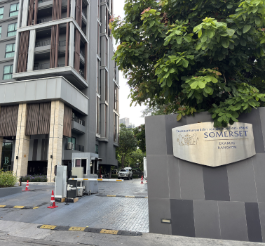 Somerset Ekkamai Parking